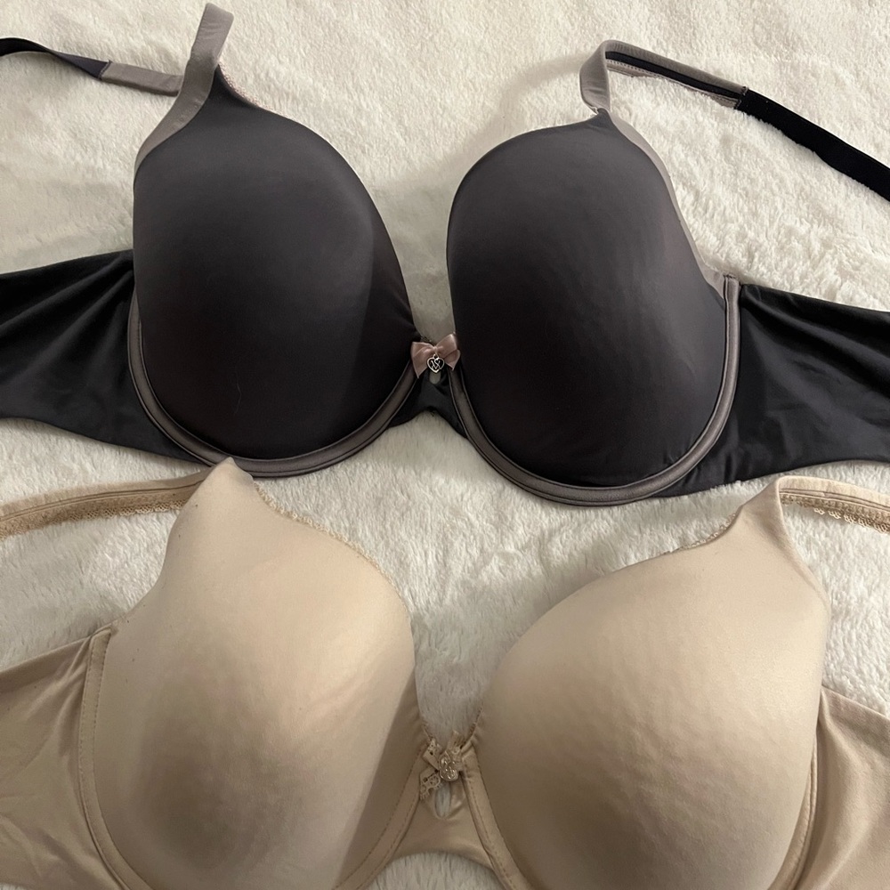 2 Victoria's Secret Body by Victoria bras.Blue/pink detail & cream.